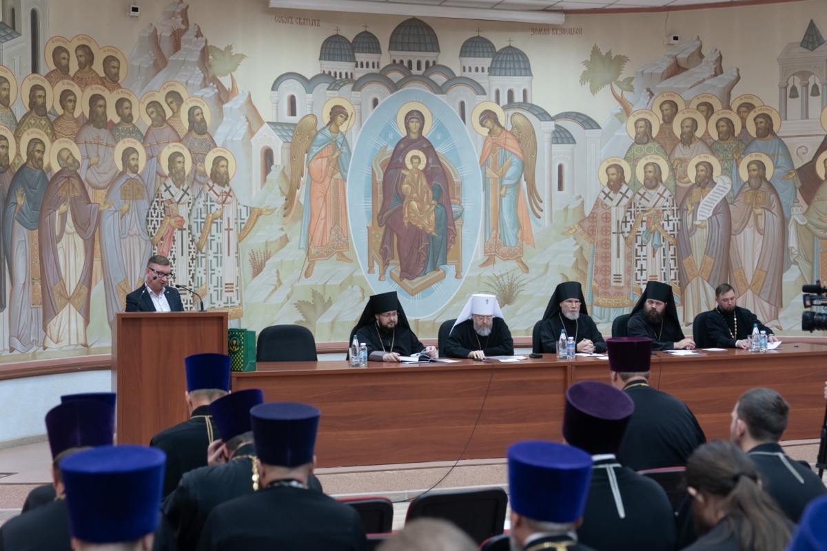 Архиерейский совет заслушал доклады о работе межъепархиальных коллегий
