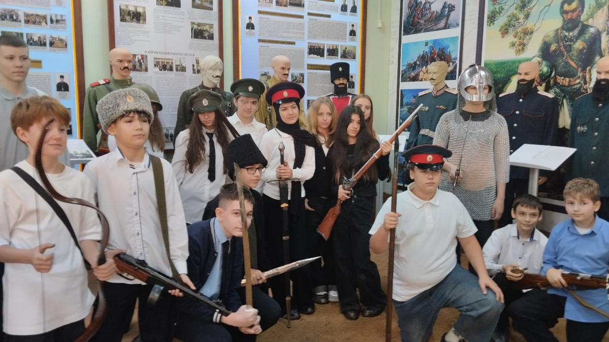 Кемеровские школьники посетили Музей истории Православия на земле Кузнецкой