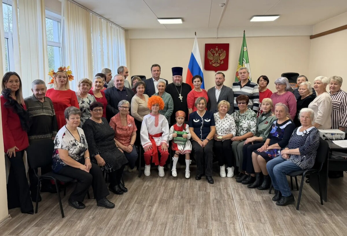 Клирик Новокузнецкой епархии принял участие в мероприятии, посвящённом Дню пожилого человека